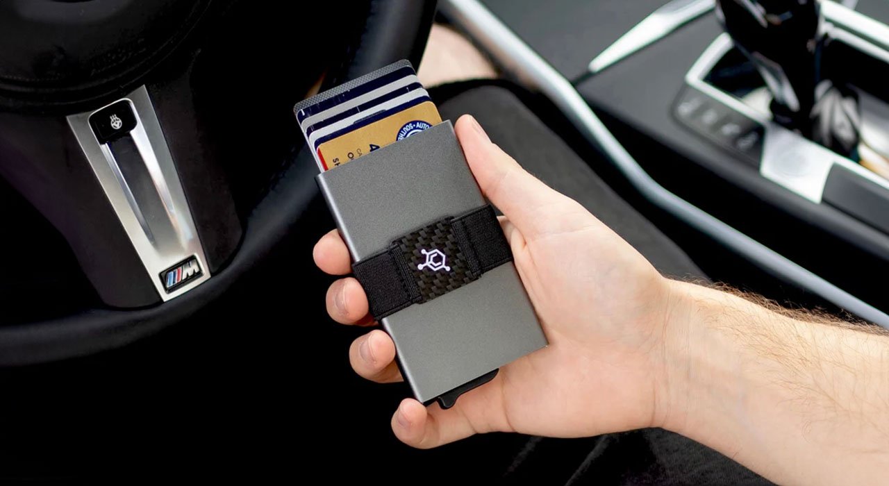 Code 118 wallet