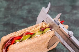 What Is Keto, The Ketogenic Diet That Helps Burn Fat And What Risks Exist