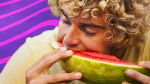 eat fruit