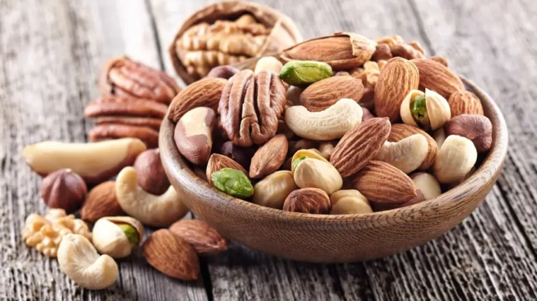The 6 Key Foods To Control Blood Sugar, According To A Nutritionist