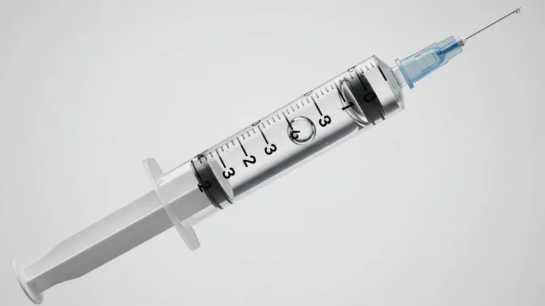 What Happens If You Get Injected With Air In The Syringe? Risks And Precautions