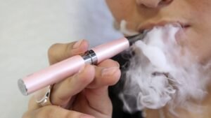 Vaping: The Hidden Risks Of This Alternative To Traditional Cigarettes