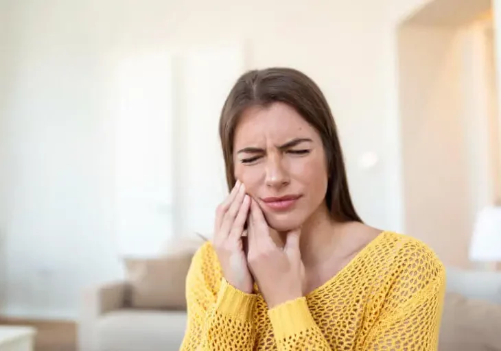 Natural Oil For Fast Relief From Toothache
